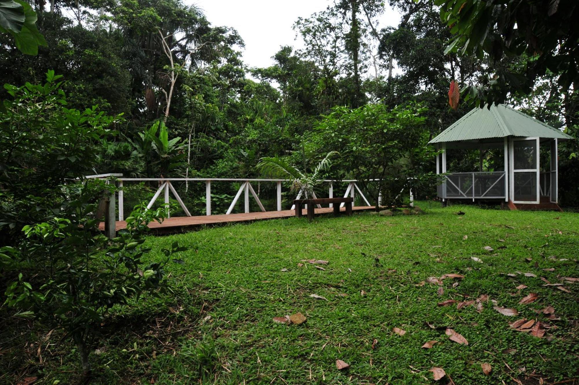 Terra Luna Lodge Tena Exterior photo